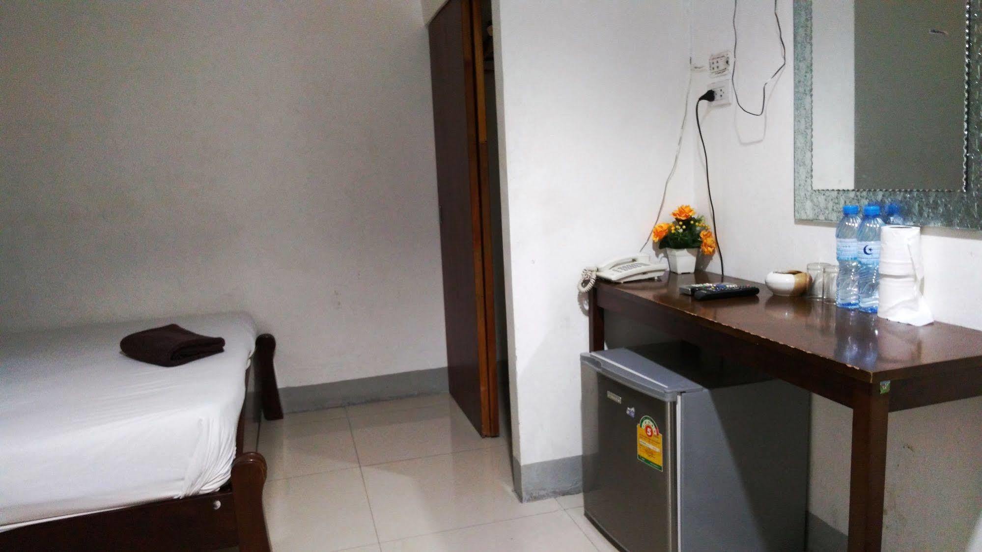 Alsana Hotel バンコク都 エクステリア 写真